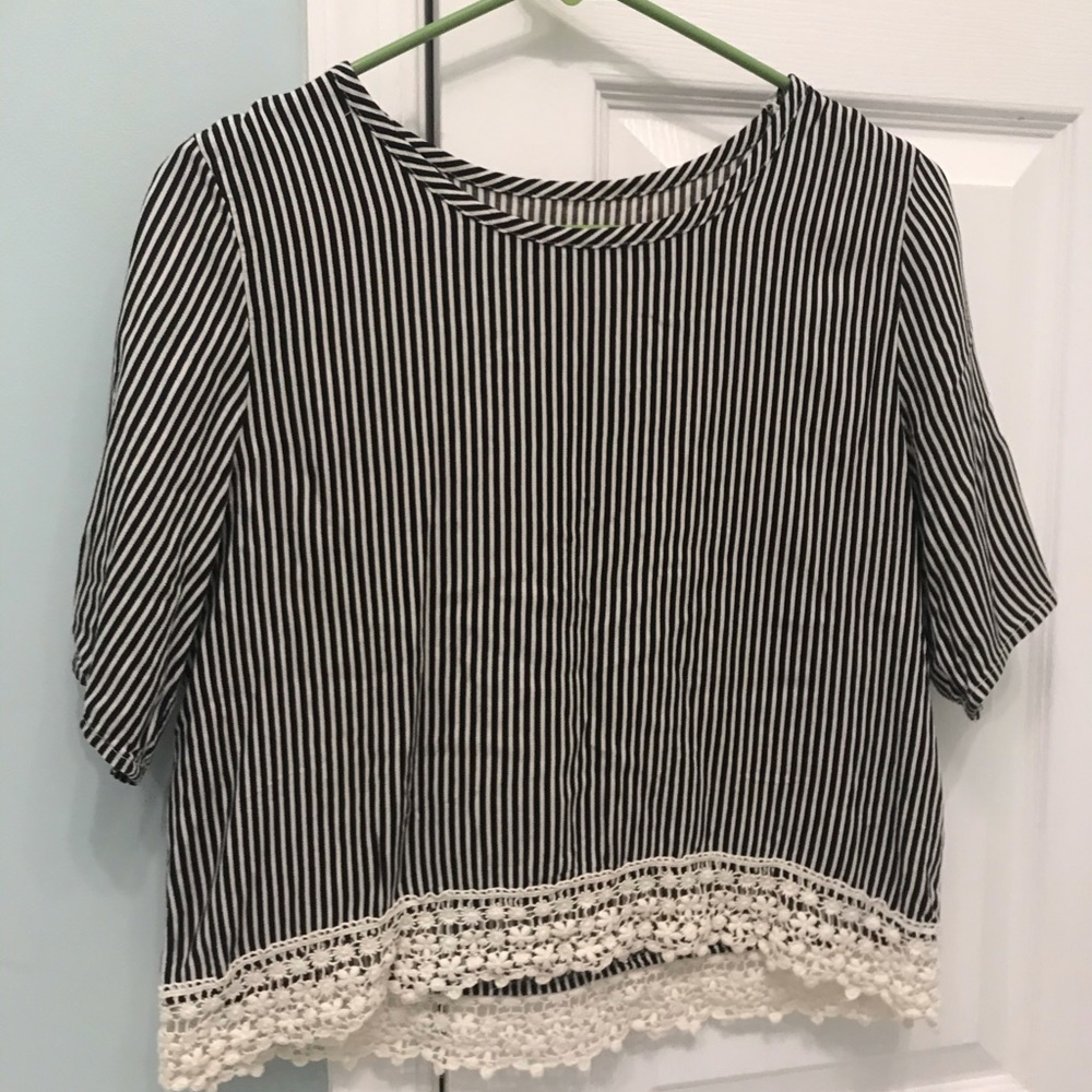 Striped Abercrombie blouse with lace